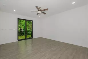 745 NE 36th St, Oakland Park, FL 33334 - Photo 29