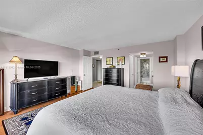 3200 N Port Royale Dr N #1009, Fort Lauderdale, FL 33308 - Photo 43