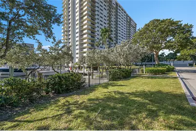 3200 N Port Royale Dr N #1009, Fort Lauderdale, FL 33308 - Photo 55