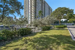 3200 N Port Royale Dr N, Fort Lauderdale, FL 33308 - Photo 55