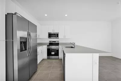 1400 SE 6th Rd, Homestead, FL 33034 - Photo 7