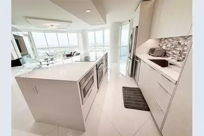 6301 Collins Ave #2707, Miami Beach, FL 33141 - Photo 3