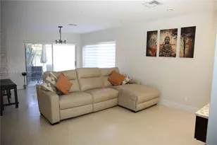 9828 NW 2nd St, Plantation, FL 33324 - Photo 7