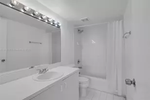 8045 NW 7th St, Miami, FL 33126 - Photo 17