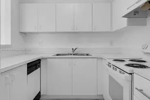 8045 NW 7th St, Miami, FL 33126 - Photo 11