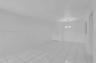 8045 NW 7th St, Miami, FL 33126 - Photo 5