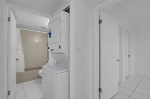 8045 NW 7th St, Miami, FL 33126 - Photo 19