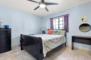 348 NE 118th St, Miami, FL 33161 - Photo 25