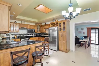 348 NE 118th St, Miami, FL 33161 - Photo 9