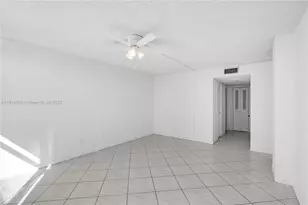 1420 Brickell Bay Dr, Miami, FL 33131 - Photo 17