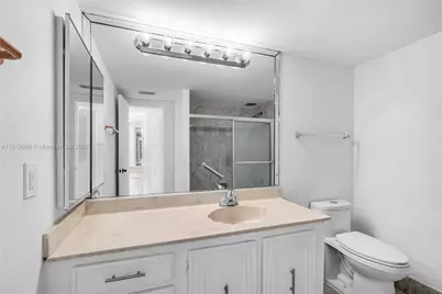 1420 Brickell Bay Dr #608B, Miami, FL 33131 - Photo 19