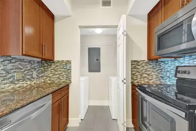2000 N Bayshore Dr #605, Miami, FL 33137 - Photo 15
