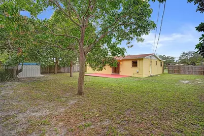 1300 NE 215th St, Miami, FL 33179 - Photo 31
