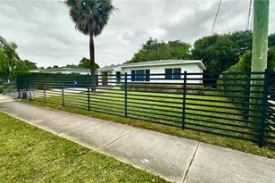 1269 NE 145th St, Miami, FL 33161 - Photo 9