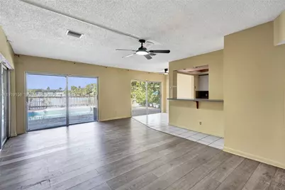 5551 SW 57th St, Davie, FL 33314 - Photo 9