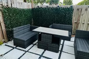 325 NE 1st Dr, Florida City, FL 33034 - Photo 9