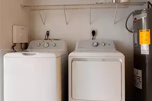 1835 NW 94th St, Miami, FL 33147 - Photo 9