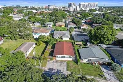 29 SW 8th Ave #1, Dania Beach, FL 33004 - Photo 9