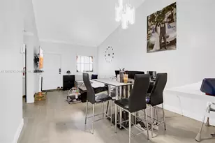 2125 NW 77th Way, Pembroke Pines, FL 33024 - Photo 7