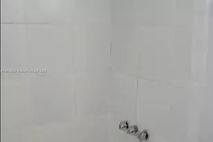 5831 Blueberry Ct, Lauderhill, FL 33313 - Photo 5