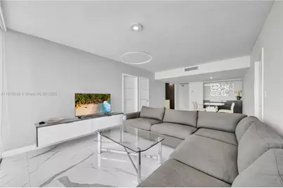 20335 W Country Club Drive #2602, Aventura, FL 33180 - Photo 5