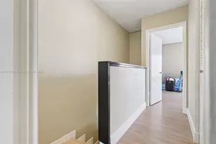 8389 NW 8th St, Miami, FL 33126 - Photo 25