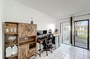 9825 NW 37th St, Sunrise, FL 33351 - Photo 23