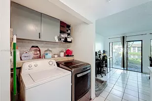 9825 NW 37th St, Sunrise, FL 33351 - Photo 25