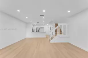 10512 NW 3rd St, Pembroke Pines, FL 33026 - Photo 9