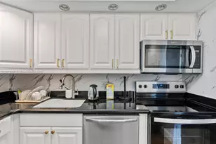 20335 W Country Club Dr, Aventura, FL 33180 - Photo 13