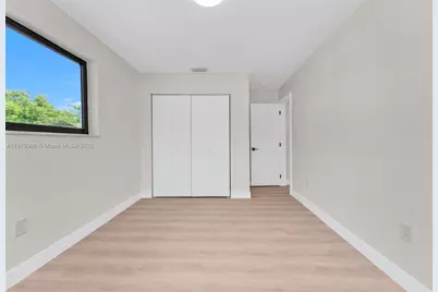 7996 Crespi Blvd #4, Miami Beach, FL 33141 - Photo 29