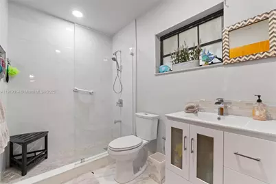 19511 SW 214th St, Miami, FL 33187 - Photo 35