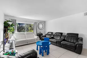 9621 SW 77th Ave, Miami, FL 33156 - Photo 5