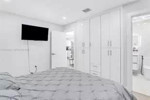 330 N 70th Ave, Hollywood, FL 33024 - Photo 13