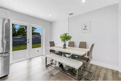 330 N 70th Ave, Hollywood, FL 33024 - Photo 11