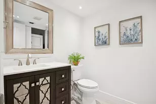 12600 SW 5th Ct, Pembroke Pines, FL 33027 - Photo 11