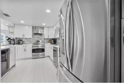 709 NW 14th St, Homestead, FL 33030 - Photo 9