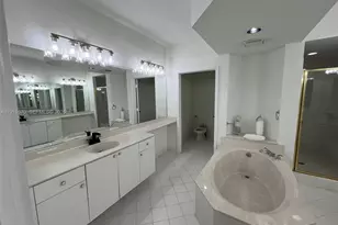 10720 NW 66th St, Doral, FL 33178 - Photo 23