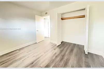 101 NE 41st St #E74, Oakland Park, FL 33334 - Photo 9