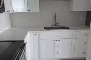 5050 NW 7th St, Miami, FL 33126 - Photo 11