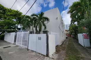 445 SW 3rd St, Miami, FL 33130 - Photo 11