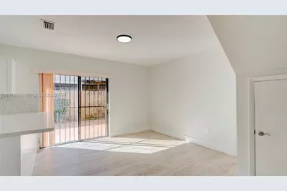 710 SW 114th Ave #C3, Sweetwater, FL 33174 - Photo 9