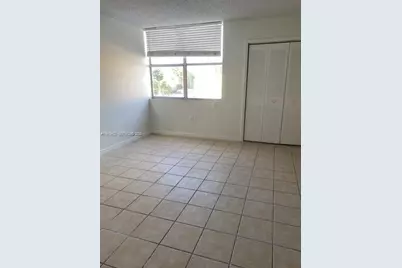 3895 W 11th Ave #7, Hialeah, FL 33012 - Photo 9