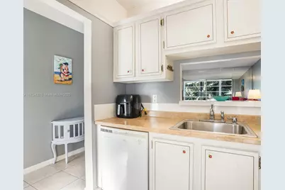 4705 NW 35th St #515, Lauderdale Lakes, FL 33319 - Photo 17