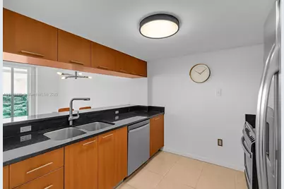 1800 N Bayshore Dr #3304, Miami, FL 33132 - Photo 3
