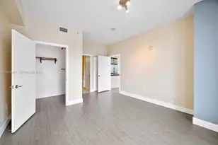79 SW 12th St, Miami, FL 33130 - Photo 13