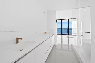 700 NE 24th St, Miami, FL 33137 - Photo 11