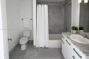 253 NE 2nd St, Miami, FL 33132 - Photo 3