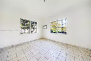 297 Eucalyptus Dr, Hialeah, FL 33010 - Photo 17