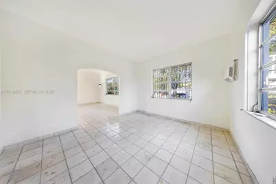 297 Eucalyptus Dr, Hialeah, FL 33010 - Photo 21
